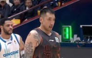 山东男篮德比9分小胜，克里斯42+13，后卫线集体哑火 2新外援太差